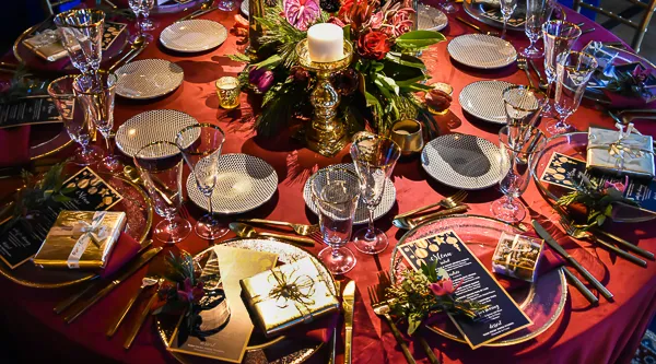 how-to-plan-an-unforgettable-office-holiday-party-4 Holiday Party Table Setting
